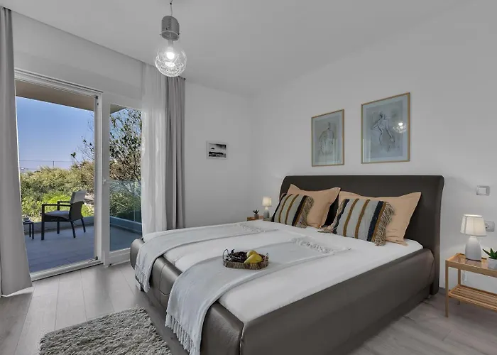 Villa Luxury Mae In Makarska, Pool And Gym