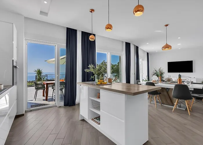 Villa Luxury Mae In Makarska, Pool And Gym