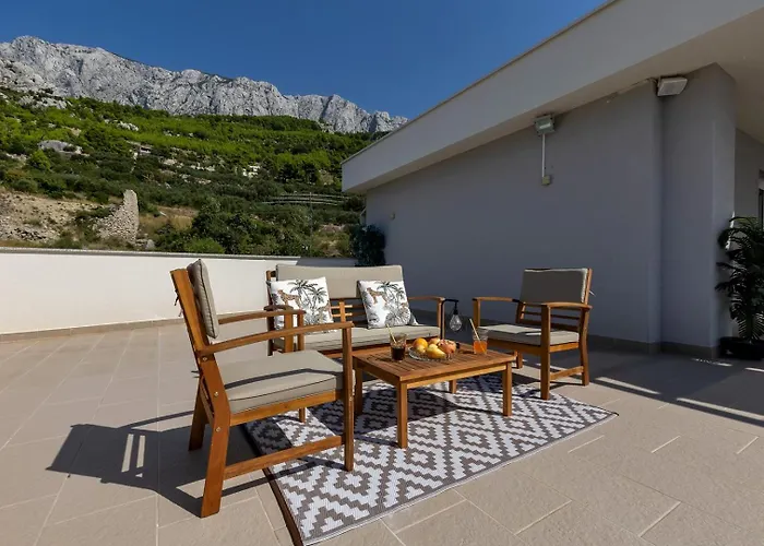 Villa Luxury Mae In Makarska, Pool And Gym